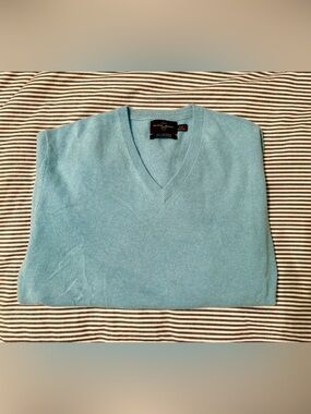 V-Neck Cashmere Sweater - Light Blue, XL, like new
